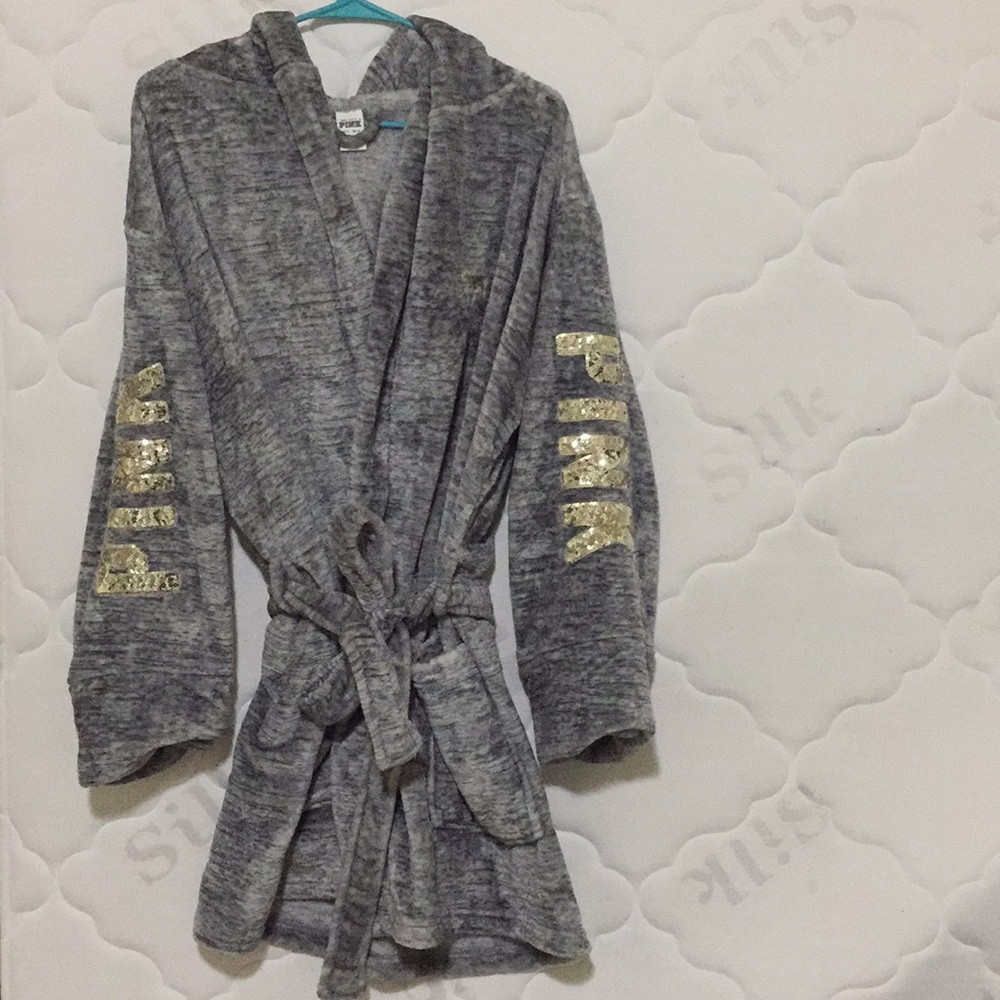 victoria’s secret PINK robe!